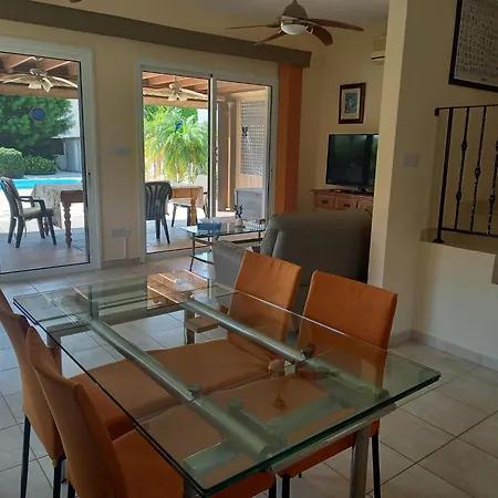 Penny Villa Pissouri