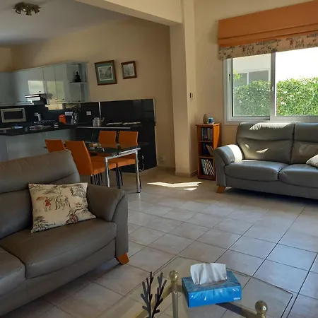Penny Villa